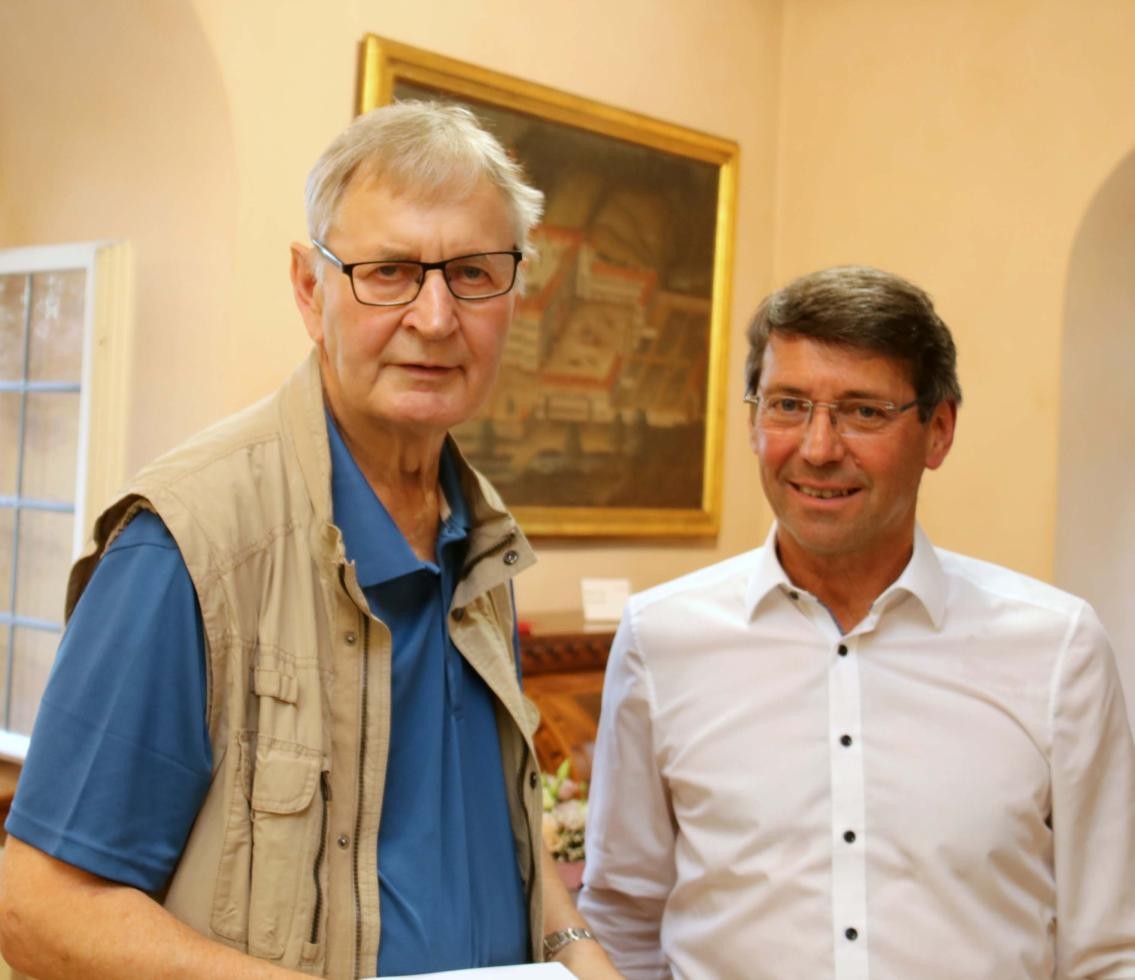 Manfred Siegmund und Bürgermeister Bruno Metz