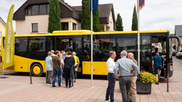 Mit dem Bus von Ort zu Ort